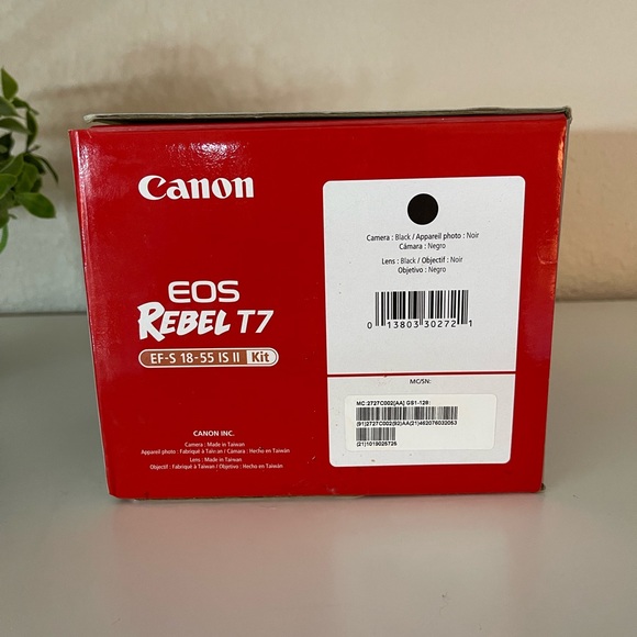 CANON EOS REBEL T7 CAMERA KIT - Picture 4 of 8